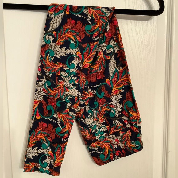 **SALE SEE BELOW** NWOT Lularoe Leggings - Picture 1 of 1